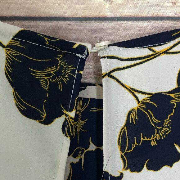 LC Lauren Conrad Runway Collection Floral Print Flutter Top - Picture 7 of 10